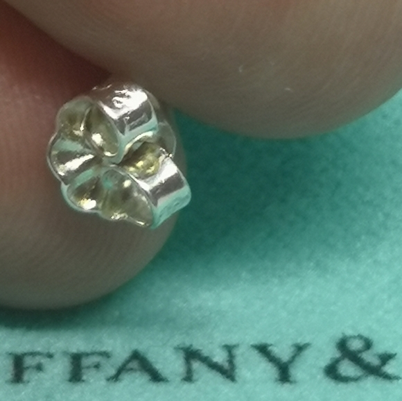 New 💕❤️❤️ Tiffany silver.Earrings. Back 1. - Picture 5 of 5